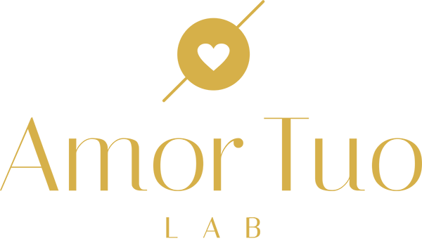 Amor Tuo Lab - Logo oro